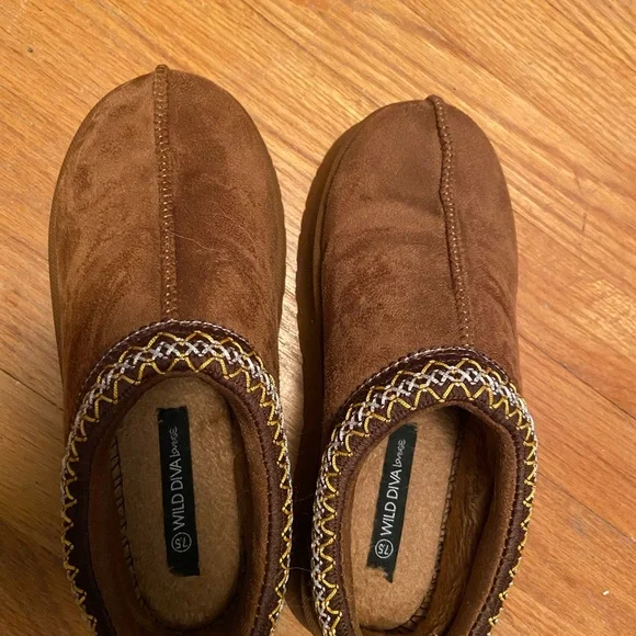 Wild Diva Shoes Wild Diva Brown Slippers Casual Comfort Poshmark